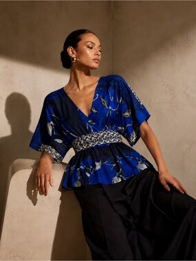 Tibi New York 100% Silk Shanghai Toile Blue Wrap Blouse Size 8 designer blouse